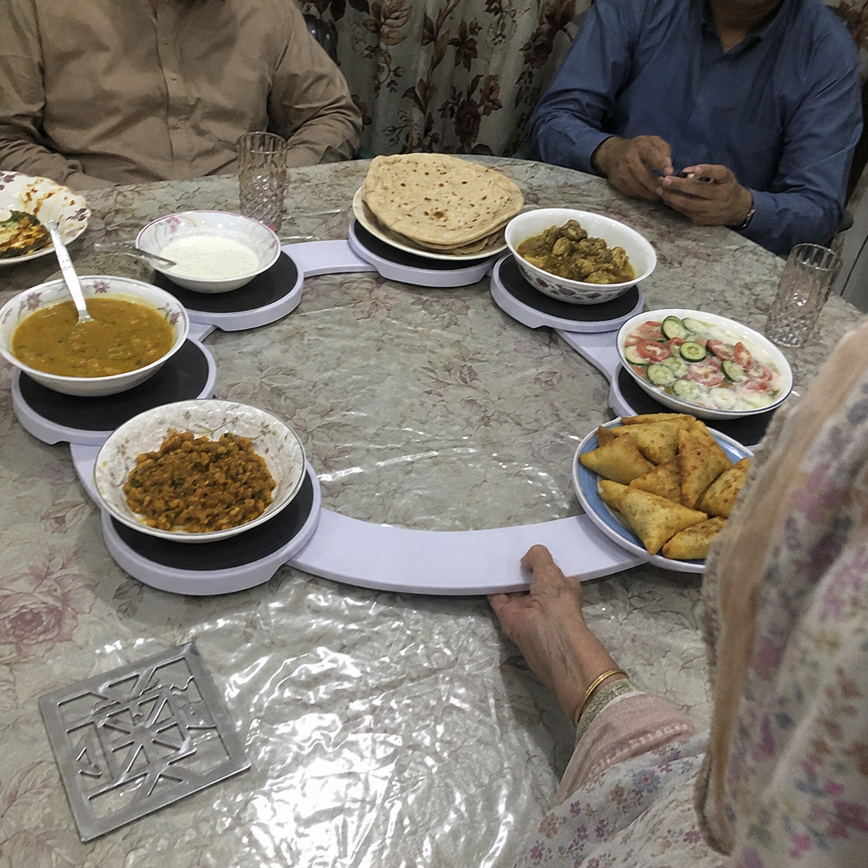 Expandable Lazy Susan Turntable for Dining Table